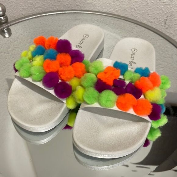 Just be…DIY neon/white Pom Pom slides size 7 NEW - Picture 2 of 6